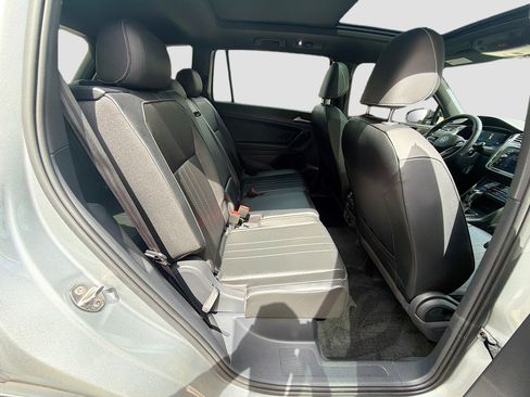 Used 2022 Volkswagen Tiguan SE R-Line FWD image 31