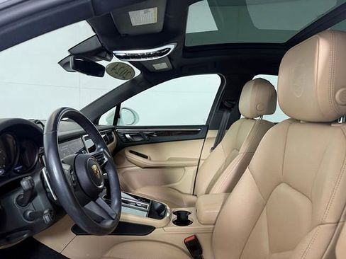 Used 2024 Porsche Macan Base image 29