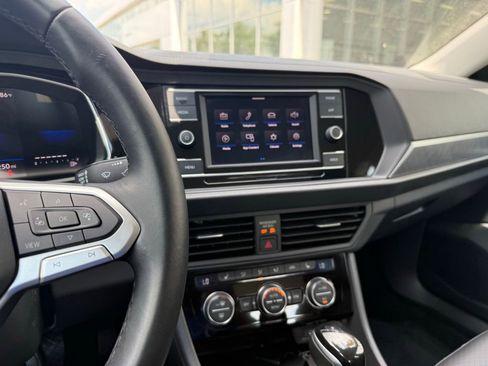 Used 2024 Volkswagen Jetta SE image 24