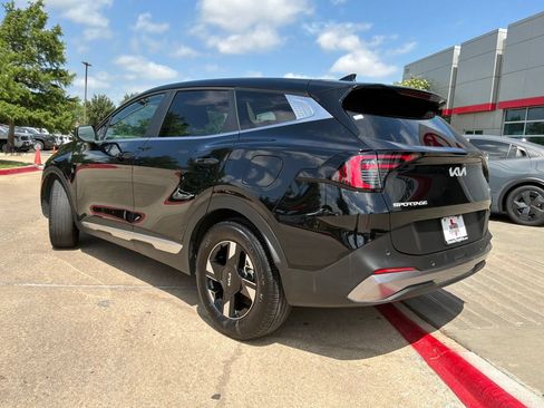 Used 2026 Kia Sportage LX FWD image 8