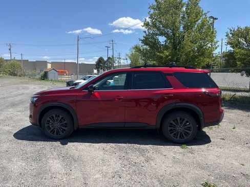 New 2026 Nissan Pathfinder SL w/ SL Premium Package AWD/4WD image 9