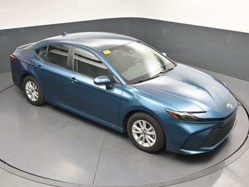 Certified 2025 Toyota Camry LE image 33