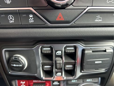 New 2026 Jeep Gladiator Mojave AWD/4WD image 25