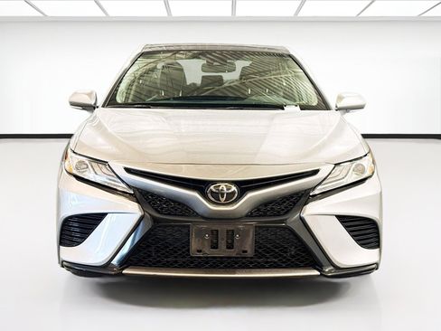 Used 2020 Toyota Camry XSE image 2