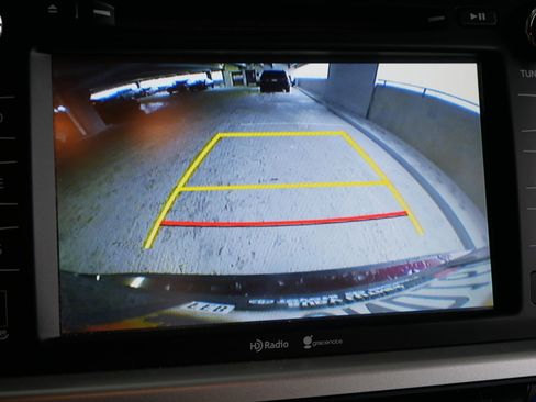 Used 2015 Toyota Highlander Limited image 33