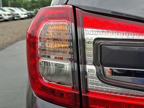 Used 2023 Subaru Ascent Limited AWD/4WD image 10