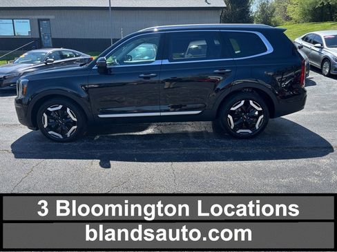 Used 2025 Kia Telluride S image 1