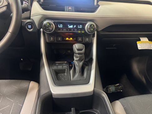 Certified 2025 Toyota RAV4 XLE w/ Convenience Package FWD image 20