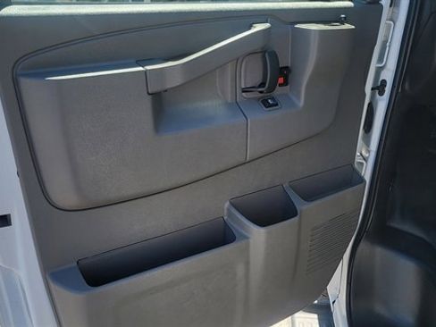 Used 2023 Chevrolet Express 3500 LS RWD image 16