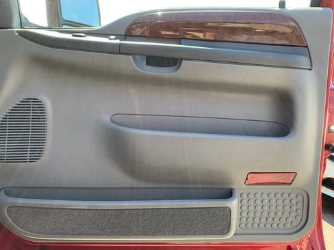 Used 2003 Ford F250 Lariat image 31