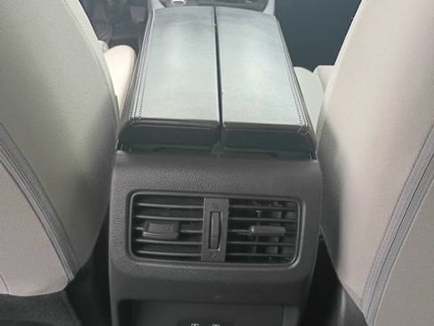 Used 2023 Nissan Rogue SV FWD image 12