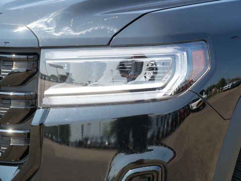 Used 2023 GMC Acadia SLT w/ Elevation Edition AWD/4WD image 16