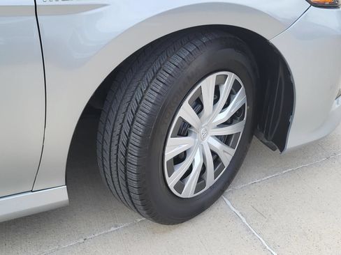 Used 2020 Toyota Camry LE FWD image 6