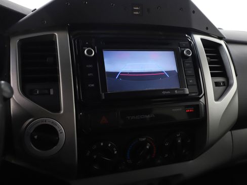 Used 2015 Toyota Tacoma 4x4 Double Cab w/ TRD Off-Road Package image 23