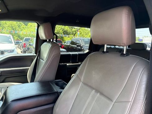 Used 2019 Ford F150 XLT w/ Equipment Group 302A Luxury AWD/4WD image 9