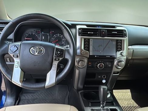 Used 2021 Toyota 4Runner SR5 Premium w/ Moonroof Package AWD/4WD image 10