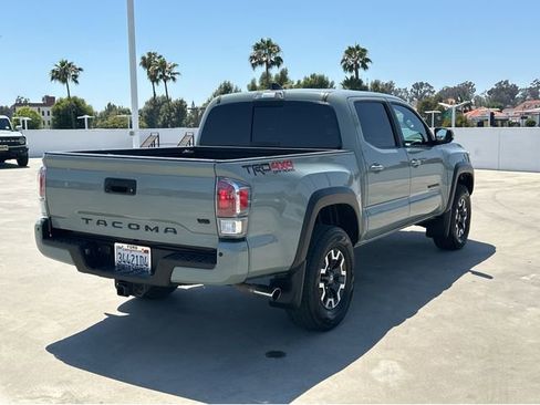 Used 2022 Toyota Tacoma TRD Off-Road w/ Technology Package AWD/4WD image 6