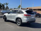 Used 2017 Toyota Highlander Plus image 3