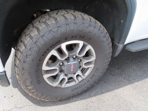 Used 2022 GMC Sierra 2500 AT4 w/ Gooseneck/5TH Wheel Package image 11