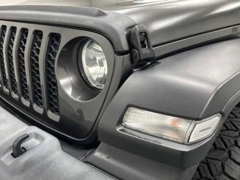 Used 2020 Jeep Gladiator Sport w/ Quick Order Package 23S AWD/4WD image 21