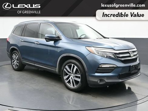 Used 2018 Honda Pilot Touring image 1