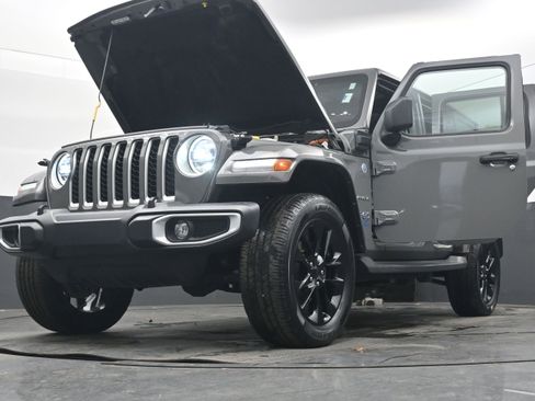 Used 2021 Jeep Wrangler Unlimited Sahara w/ Cold Weather Group image 39