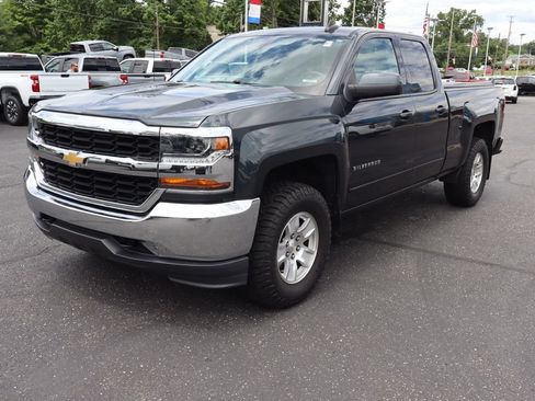 Used 2018 Chevrolet Silverado 1500 LT AWD/4WD image 25