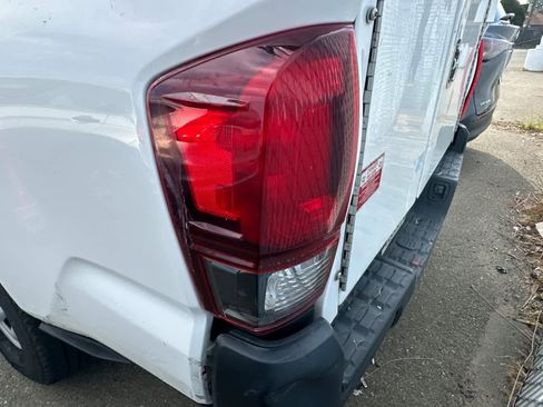 Used 2022 Toyota Tacoma SR image 15