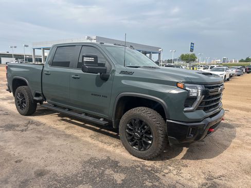 Used 2025 Chevrolet Silverado 2500 LT w/ Trail Boss Package image 14