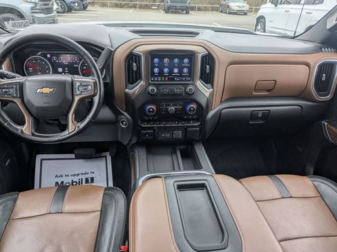 Used 2021 Chevrolet Silverado 1500 High Country w/ Technology Package image 15