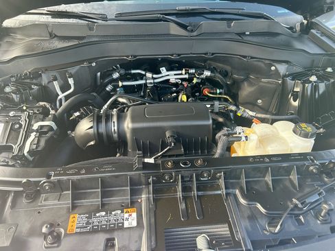 Certified 2023 Ford Explorer XLT w/ Equipment Group 202A RWD image 31