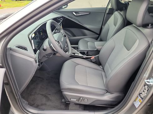 New 2026 Kia Niro EX FWD image 21