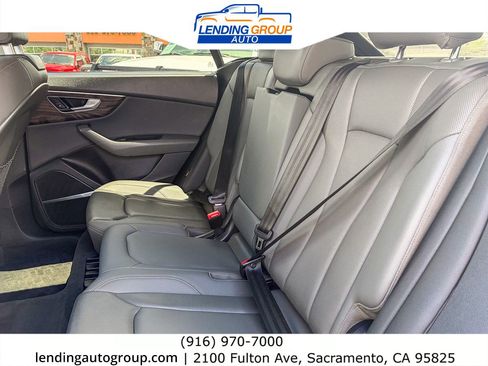 Used 2019 Audi Q8 Prestige w/ Adaptive Chassis Package AWD/4WD image 17