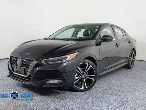 Used 2022 Nissan Sentra SR w/ SR Premium Package FWD image 3