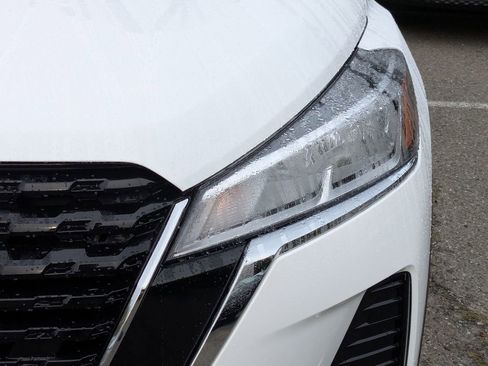 Certified 2025 Nissan Kicks Play S image 10