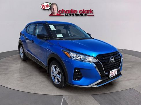 Certified 2025 Nissan Kicks Play S FWD image 8