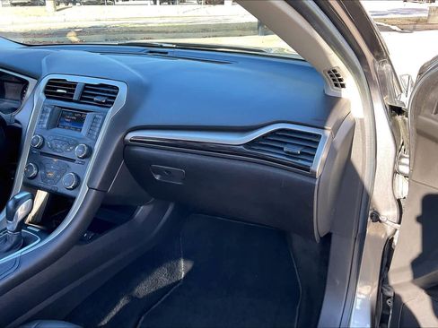 Used 2013 Ford Fusion SE image 17