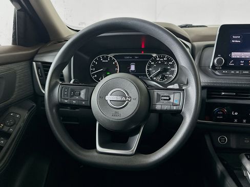 Used 2023 Nissan Rogue SV image 18