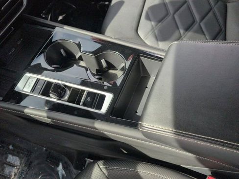 Used 2025 Volkswagen Atlas Cross Sport SE FWD image 23