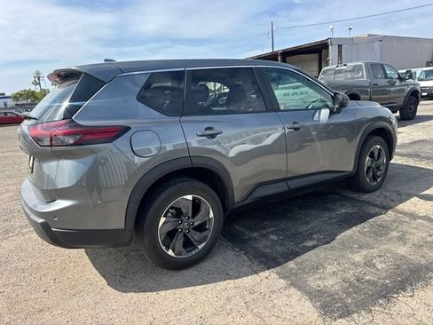 Used 2025 Nissan Rogue SV FWD image 6