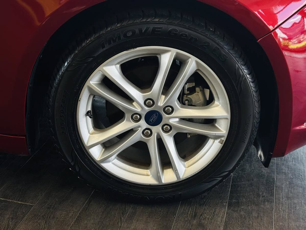Used 2018 Ford Fusion SE w/ Fusion SE Technology Package FWD image 23