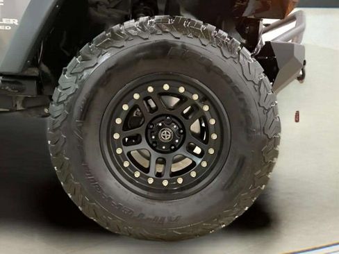 Used 2017 Jeep Wrangler Unlimited Sport w/ Connectivity Group image 98