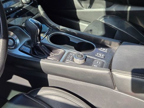 Used 2022 Nissan Maxima SV w/ Floor Mat Group FWD image 9