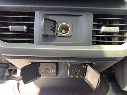 Used 2022 Ford F150 Lariat w/ Equipment Group 501A Mid image 19