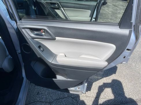 Used 2015 Subaru Forester 2.5i Limited image 24