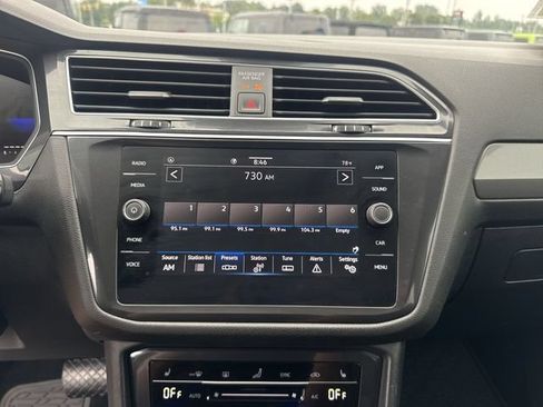Used 2023 Volkswagen Tiguan SE FWD image 17