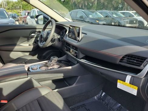 New 2026 Nissan Rogue SV AWD/4WD image 32