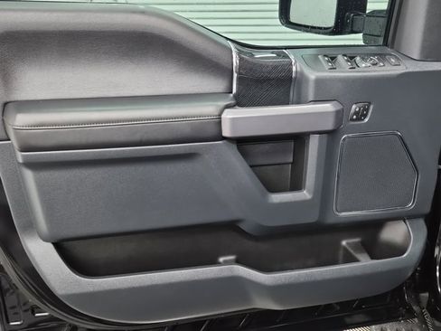 Used 2022 Ford F350 Platinum w/ Tremor Off-Road Package image 19