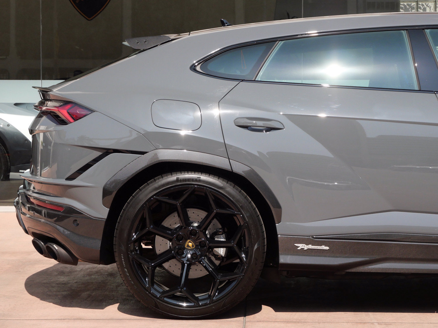 Used 2024 Lamborghini Urus Performante AWD/4WD image 18