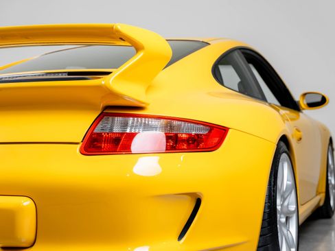 Used 2007 Porsche 911 GT3 RWD image 45